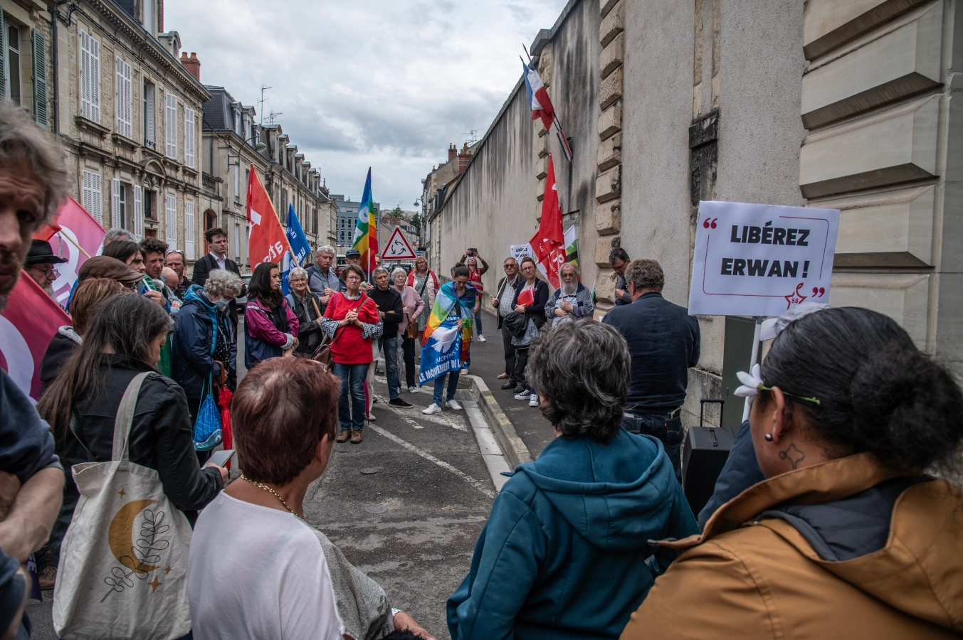 Liberté pour Erwan, ses camarades, militants politiques kanaks incarcérés en France